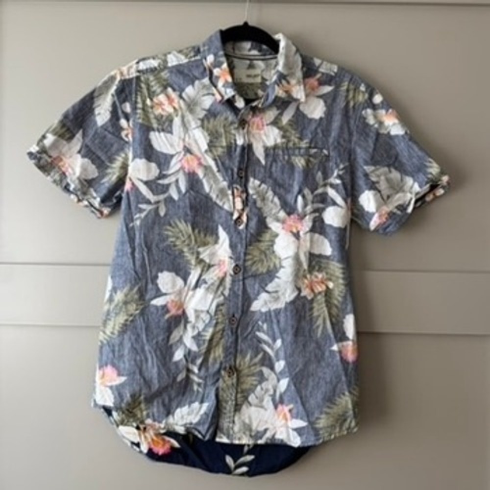 Sunrise Kingdom Button Up Hawaiian Shirt Mens Medium Blue Floral Short Sleeve